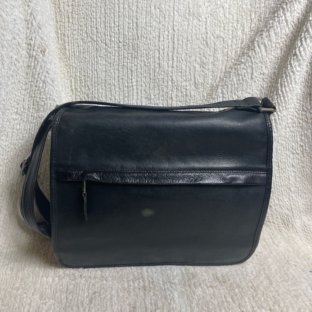 Latico Classic Black Leather Messenger Bag silver tone hardwares.